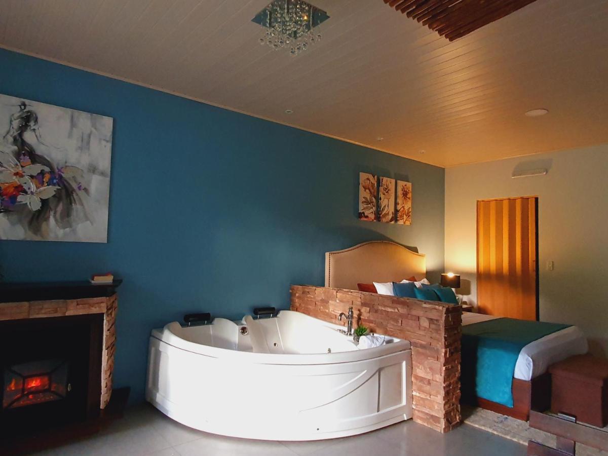 Yellow Tree Suites La Fortuna 外观 照片