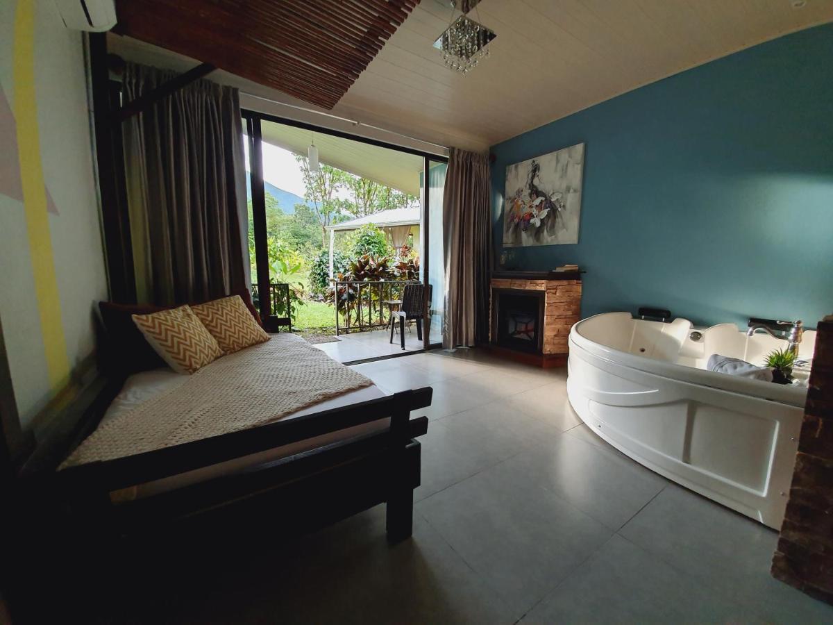 Yellow Tree Suites La Fortuna 外观 照片