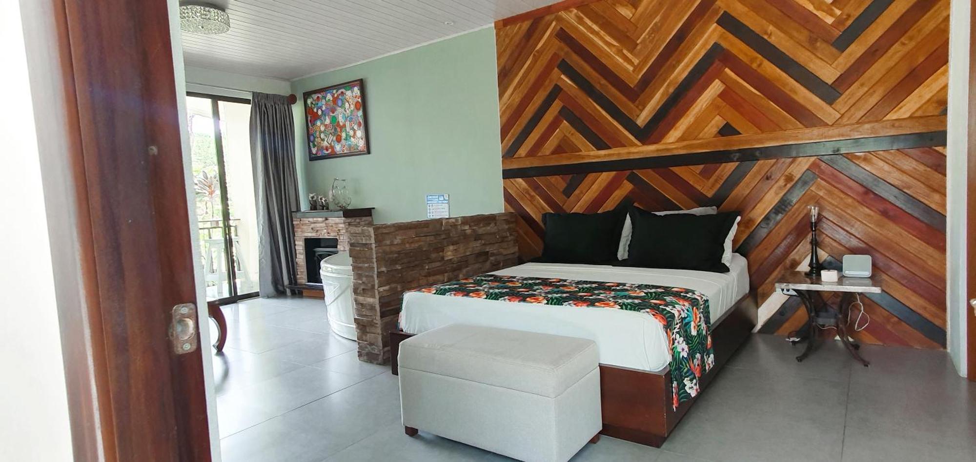 Yellow Tree Suites La Fortuna 外观 照片