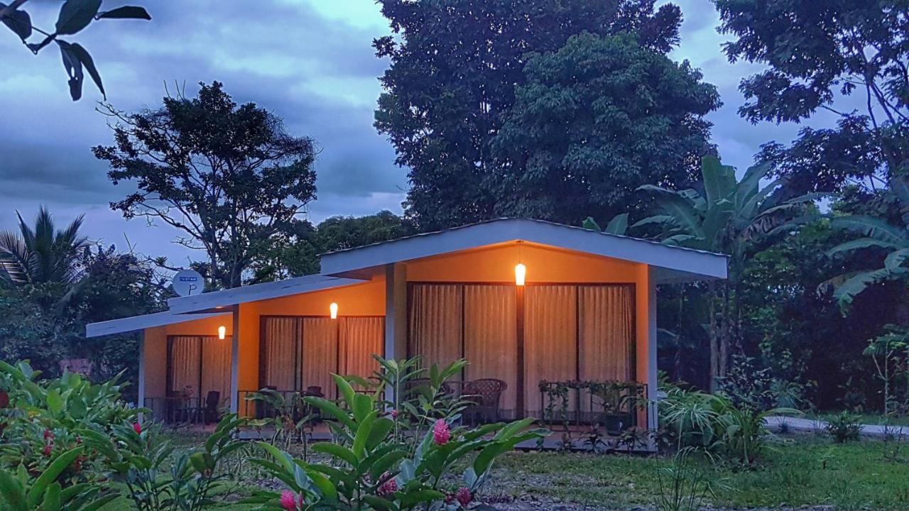Yellow Tree Suites La Fortuna 外观 照片