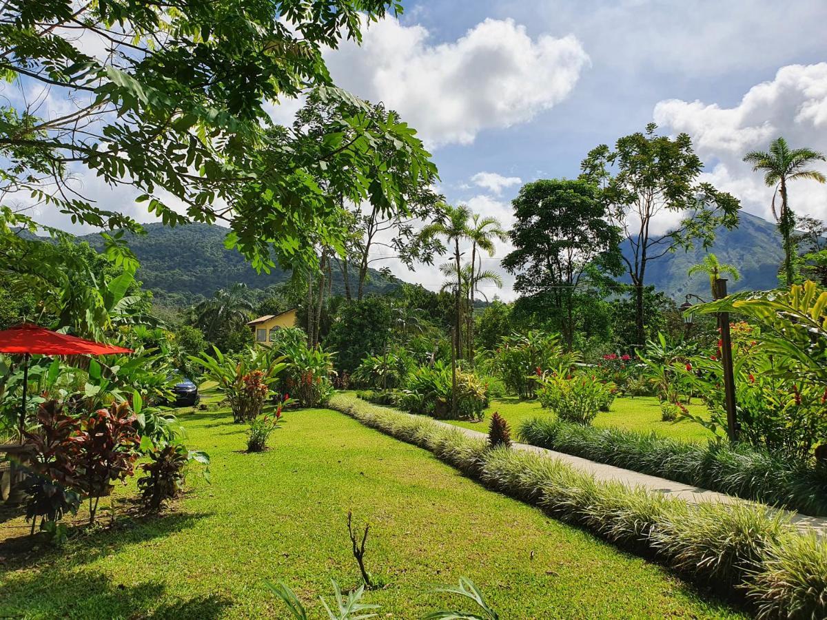 Yellow Tree Suites La Fortuna 外观 照片