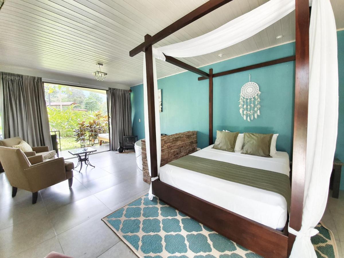 Yellow Tree Suites La Fortuna 外观 照片